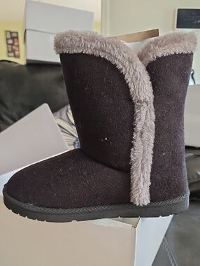 NWT Dark Brown Faux-Fur Trim Women's Boot Slippers